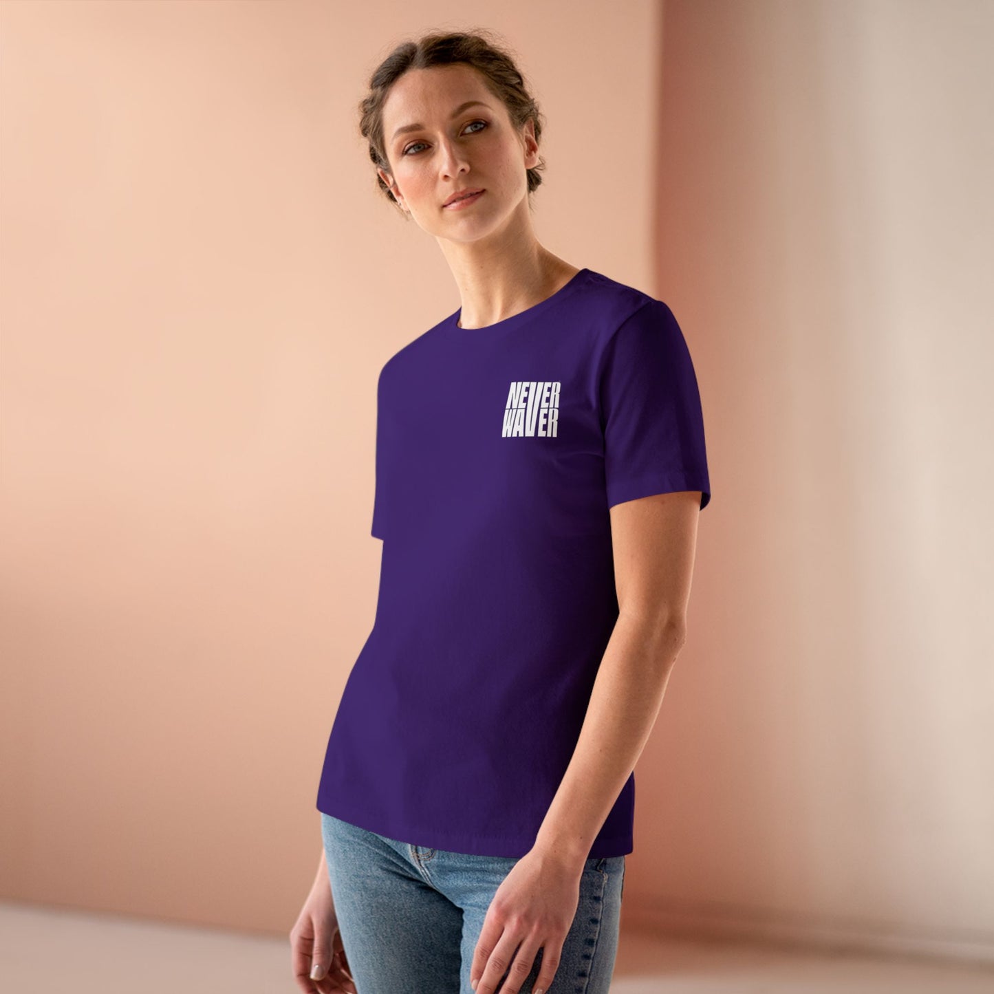 Never Waver” Jesus bold, eye-catching design that reflects a steadfast faith and confidence in Christ. Women's Cotton Tee - Never Waver