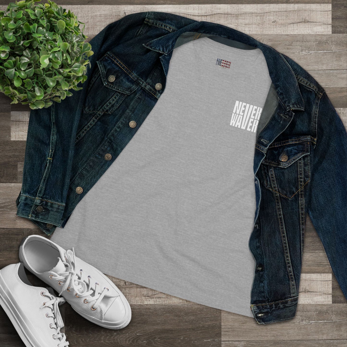 Never Waver” Jesus bold, eye-catching design that reflects a steadfast faith and confidence in Christ. Women's Cotton Tee - Never Waver