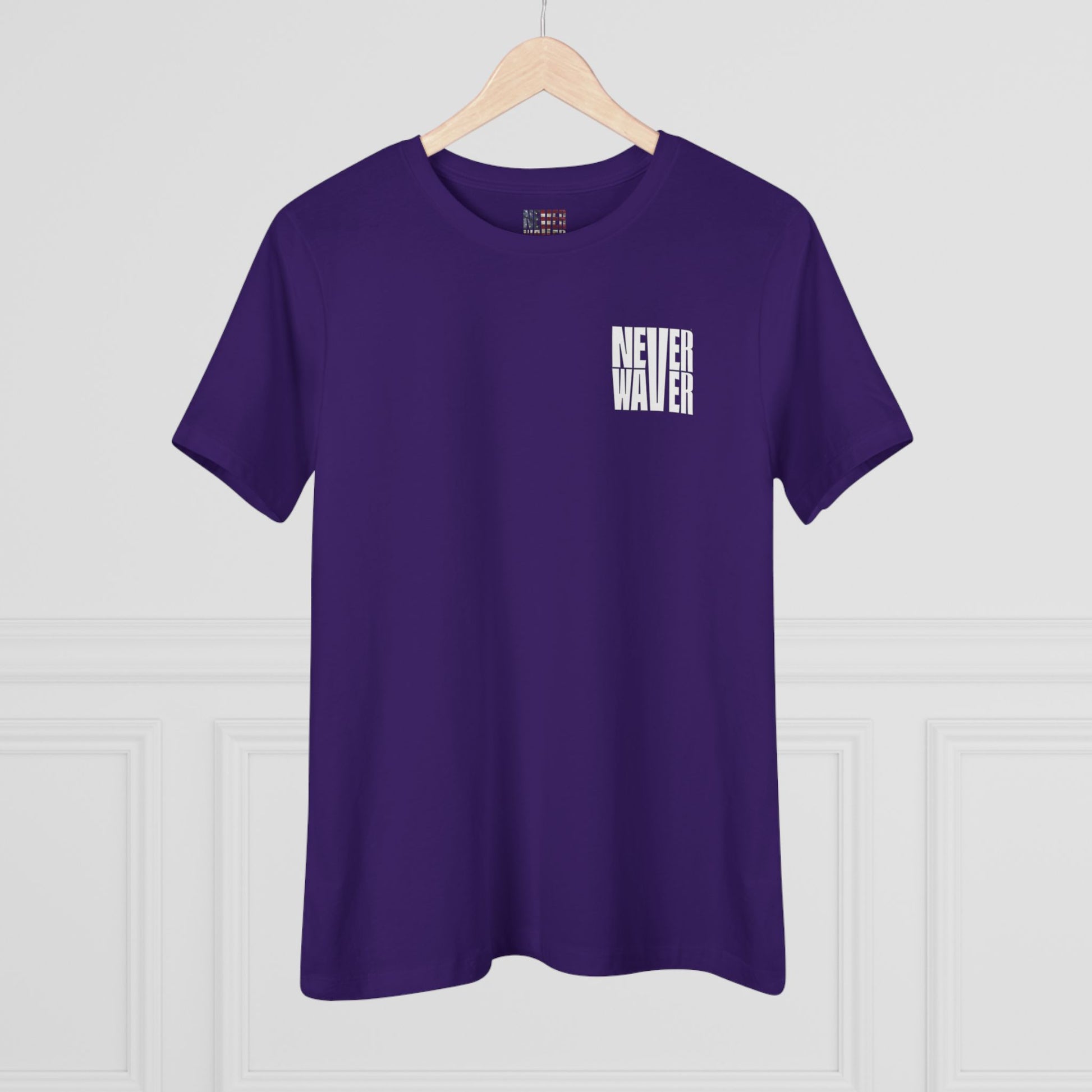 Never Waver” Jesus bold, eye-catching design that reflects a steadfast faith and confidence in Christ. Women's Cotton Tee - Never Waver