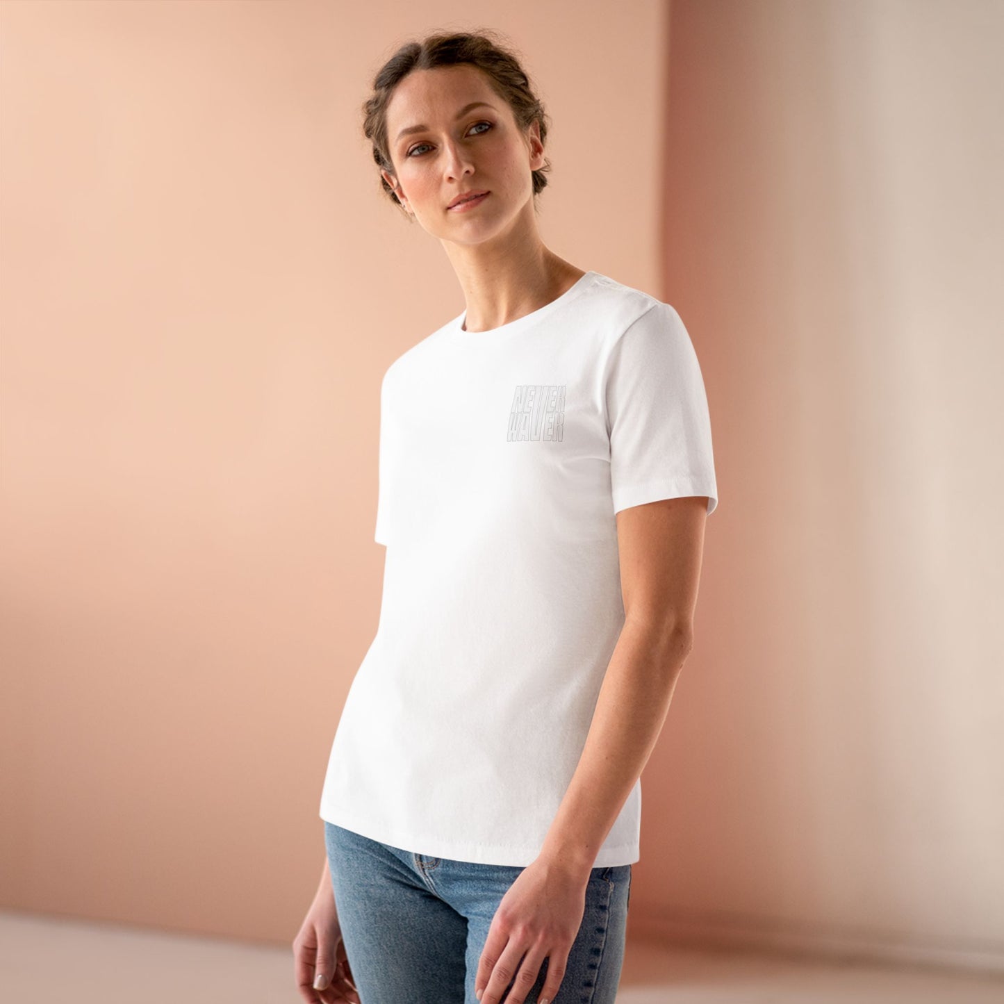 Never Waver” Jesus bold, eye-catching design that reflects a steadfast faith and confidence in Christ. Women's Cotton Tee - Never Waver