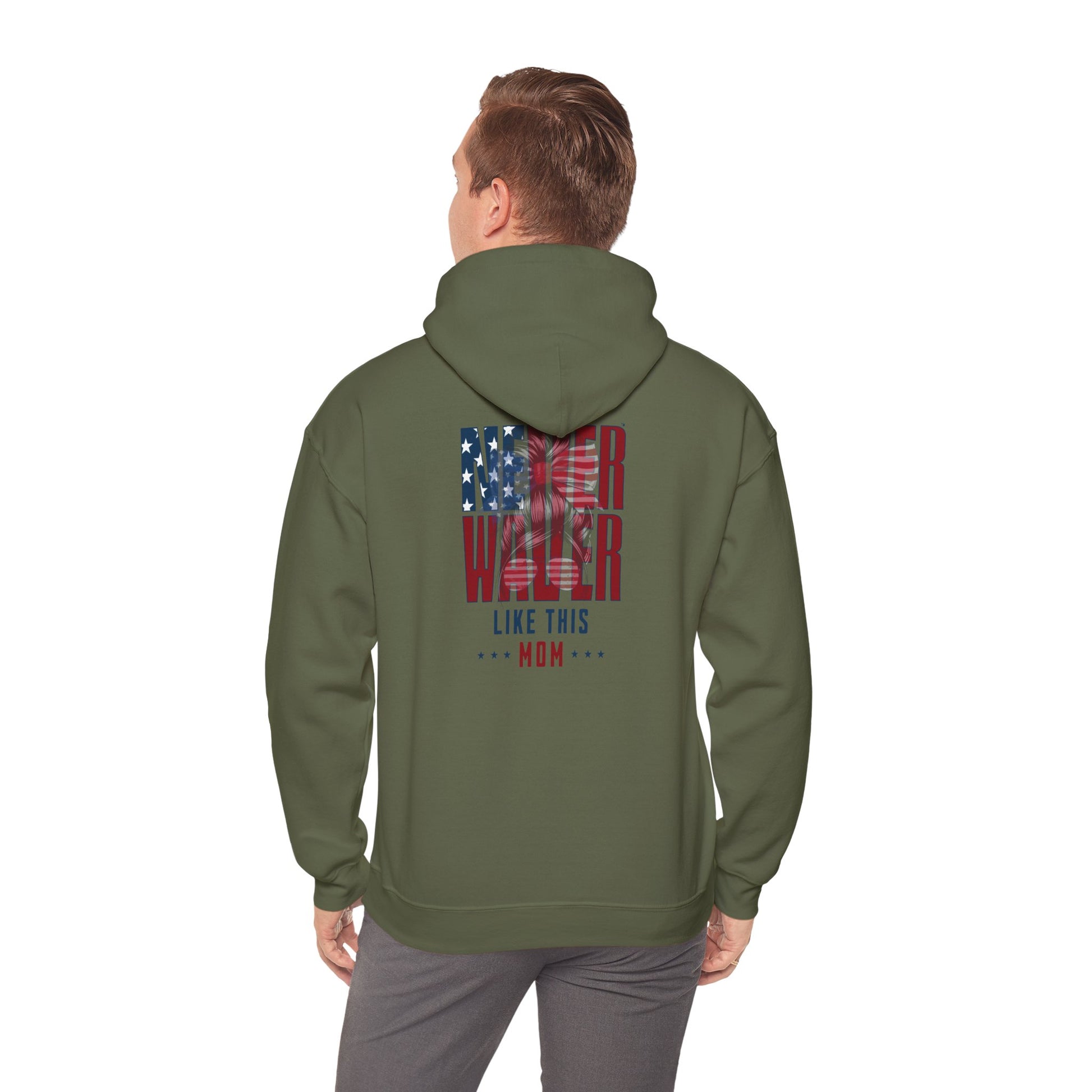 Patriotic Unisex Heavy Blend™ Hoodie - 'Never Waver Like This Mom' - Never Waver
