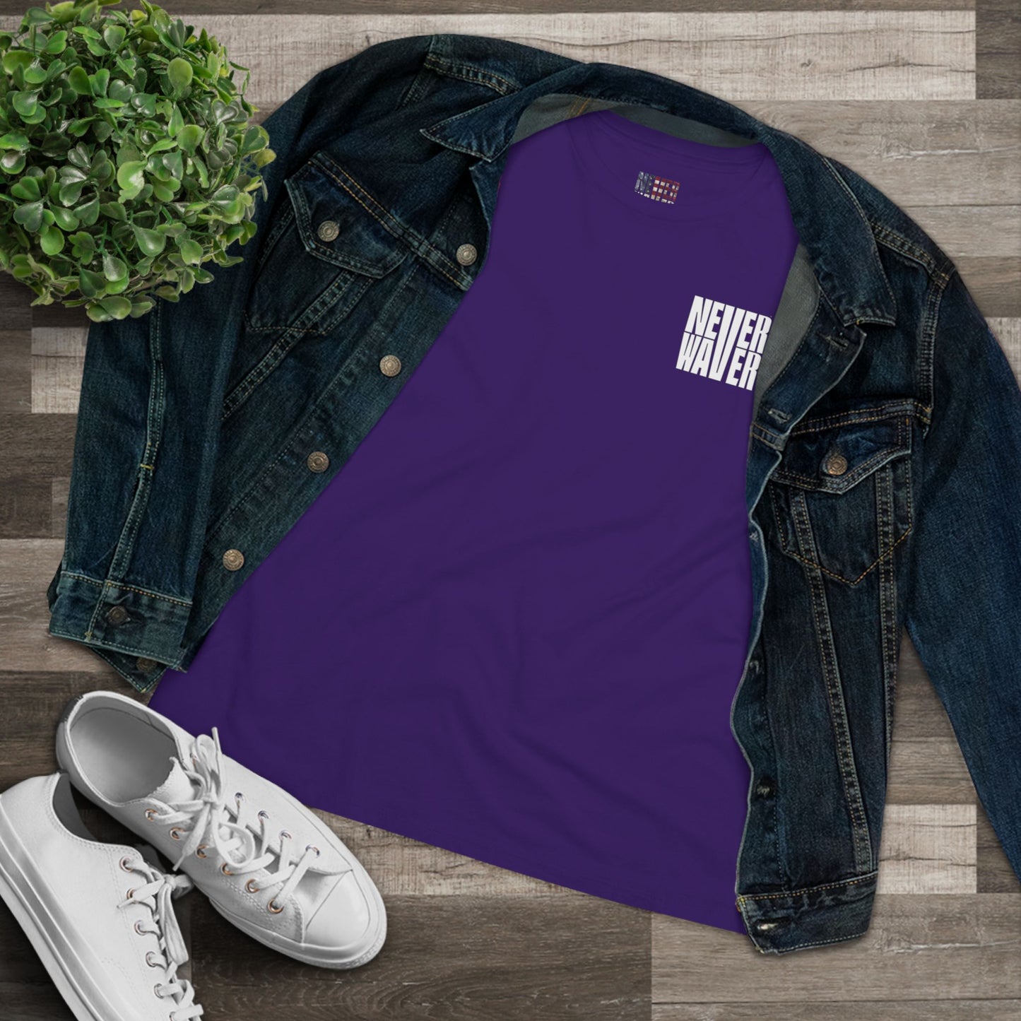 Never Waver” Jesus bold, eye-catching design that reflects a steadfast faith and confidence in Christ. Women's Cotton Tee - Never Waver